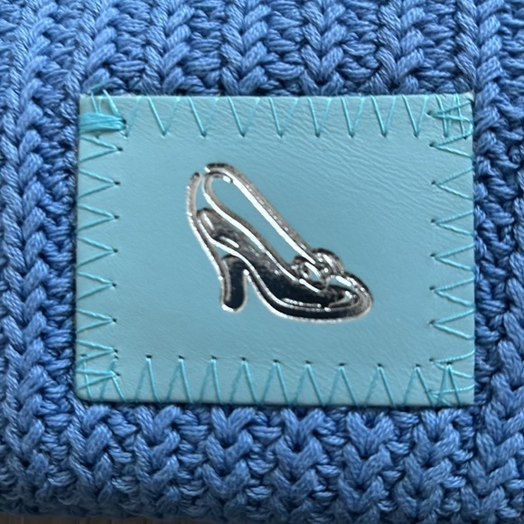 Brand new Love Your Melon Cinderella Pom Beanie - Picture 2 of 6